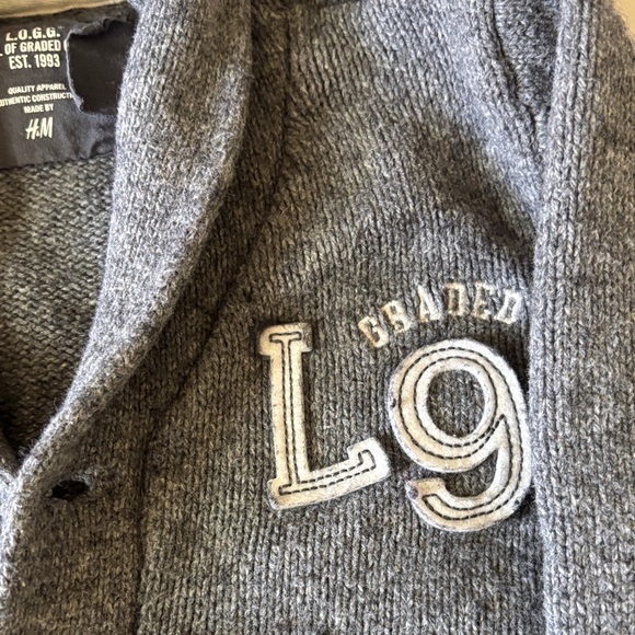 H&M Boys Gray Cardigan Size 4-6Y - Picture 2 of 6